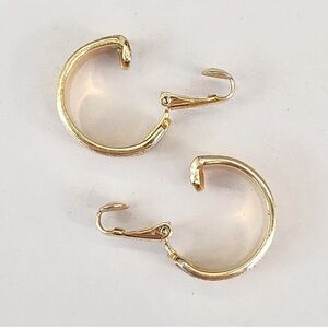 Sarah Coventry Vintage Elegant Gold Hoop Earrings Perfect Condition ClipOn Style